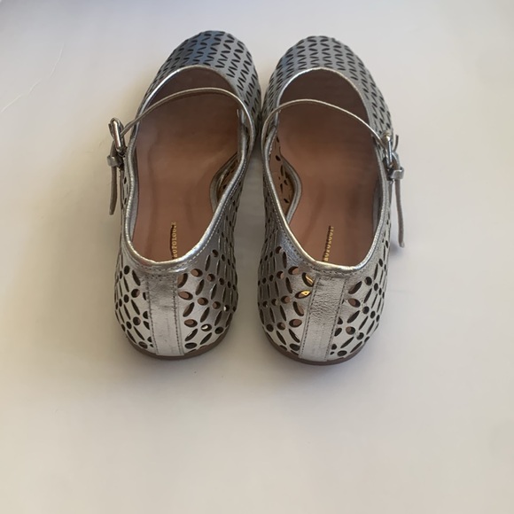 NWB Anthropology Cristal Prada floral cut out in silver. Size 41. - Picture 4 of 6